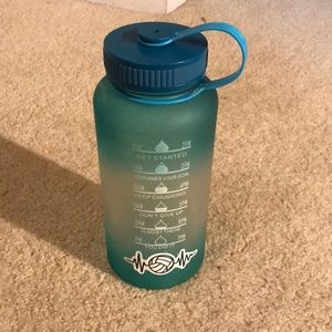 32 oz water bottle